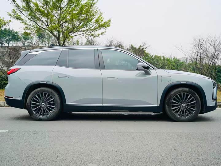 Фото 3 - Nio ES8