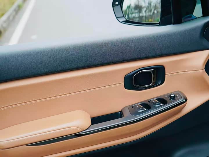 Фото 8 - Nio ES8