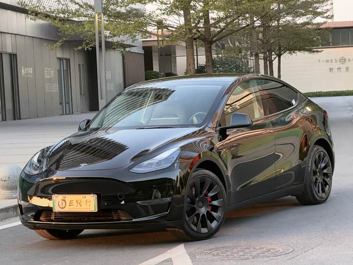 Фото 1 - Tesla Model Y