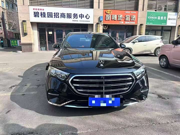 Фото 1 - Mercedes-Benz E-Class