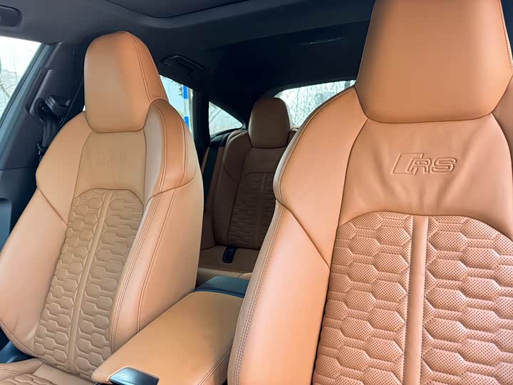 Фото 8 - Audi RS 7