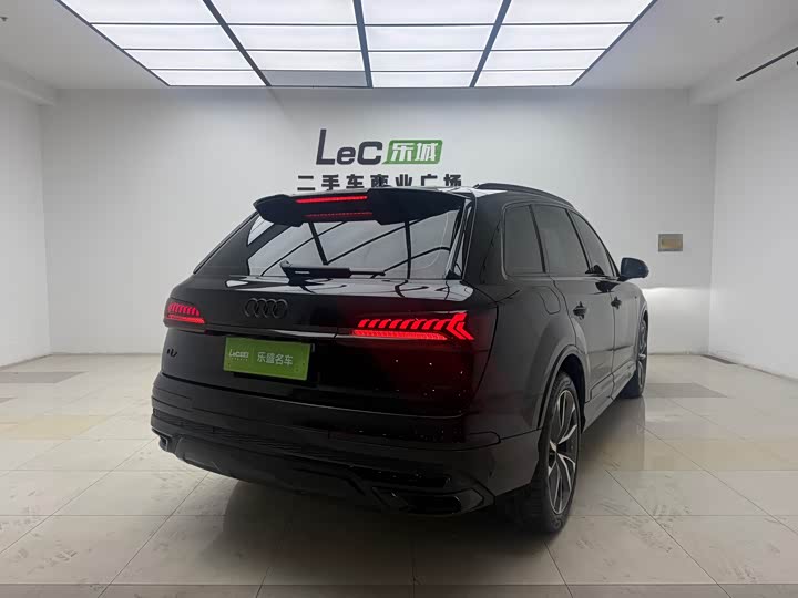 Фото 5 - Audi Q7