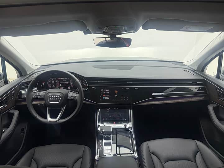 Фото 8 - Audi Q7