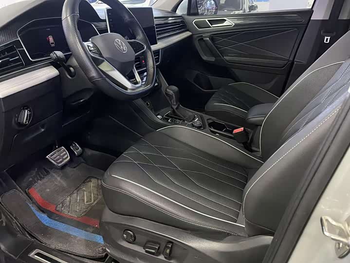 Фото 4 - Volkswagen Tiguan L Pro