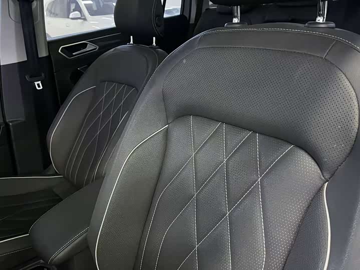 Фото 5 - Volkswagen Tiguan L Pro