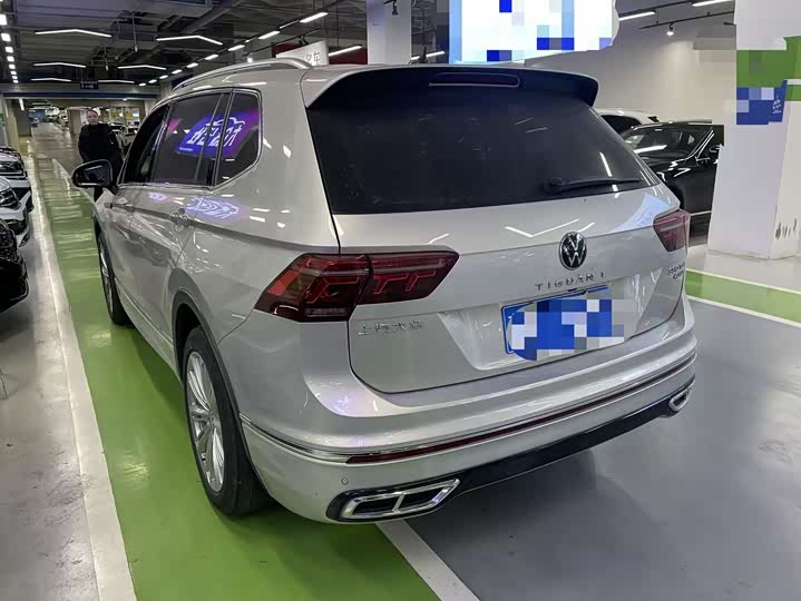 Фото 9 - Volkswagen Tiguan L Pro