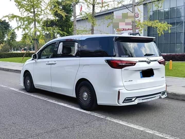 Фото 9 - Buick GL8 ES