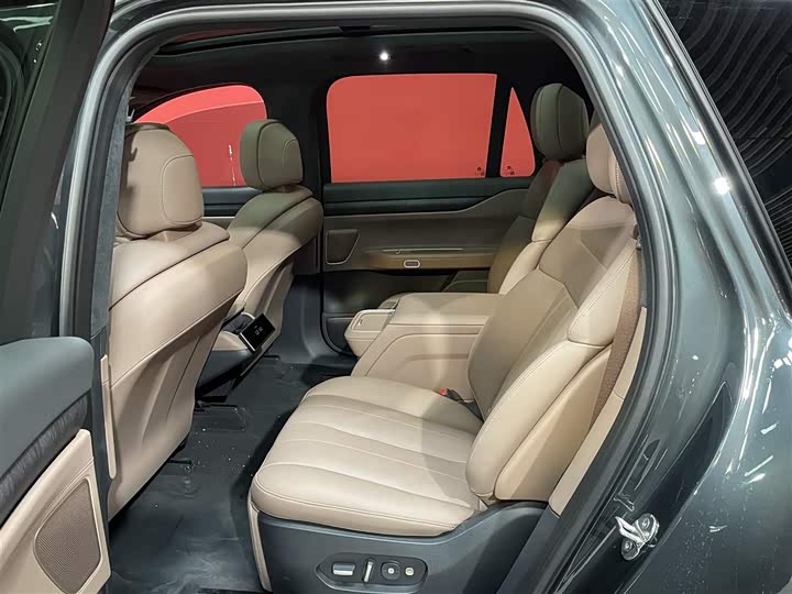 Фото 6 - Nio ES8