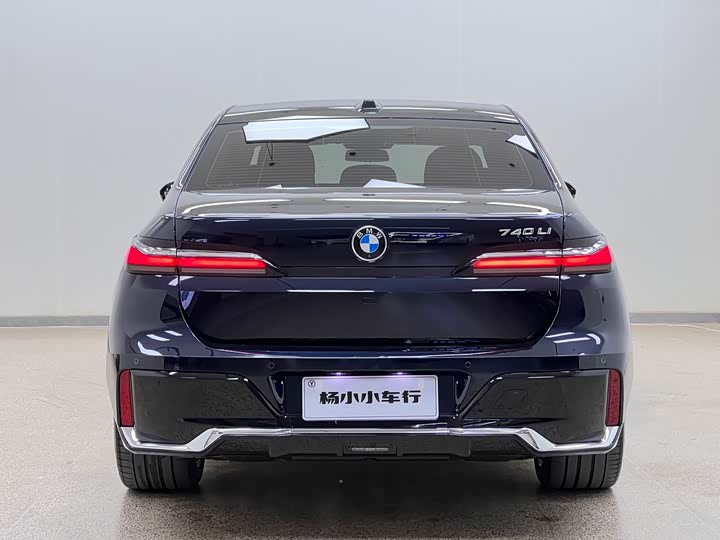 Фото 6 - BMW 7 Series