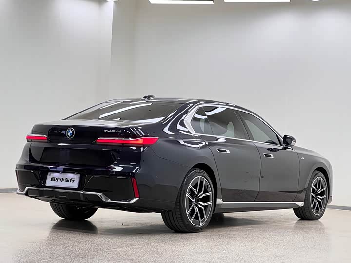 Фото 7 - BMW 7 Series