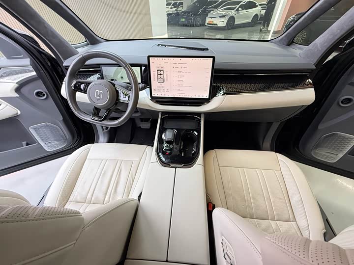 Фото 3 - Zeekr 009