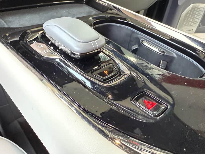 Фото 5 - Zeekr 009