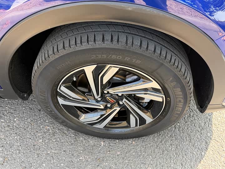 Фото 5 - Hongqi HS5