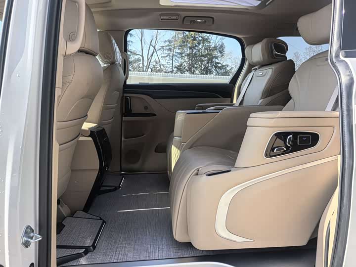 Фото 5 - Buick GL8 ES