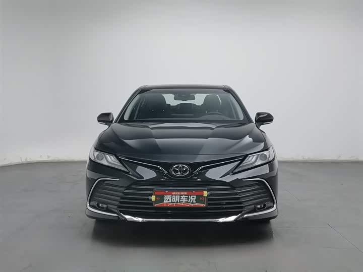 Фото 3 - Toyota Camry