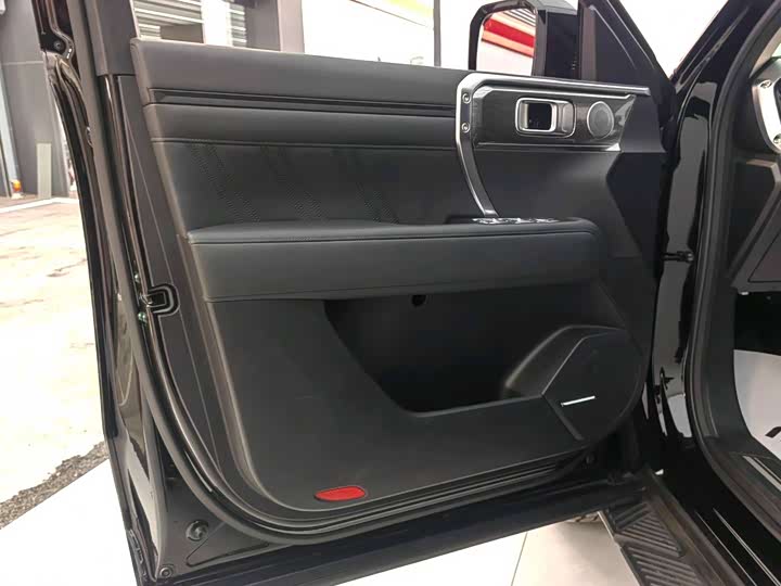 Фото 6 - Tank 400