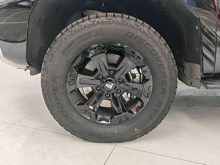 Фото 8 - Tank 400