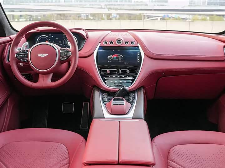 Фото 4 - Aston Martin DBX