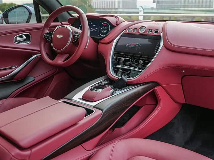 Фото 5 - Aston Martin DBX