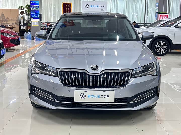 Фото 2 - Skoda Superb