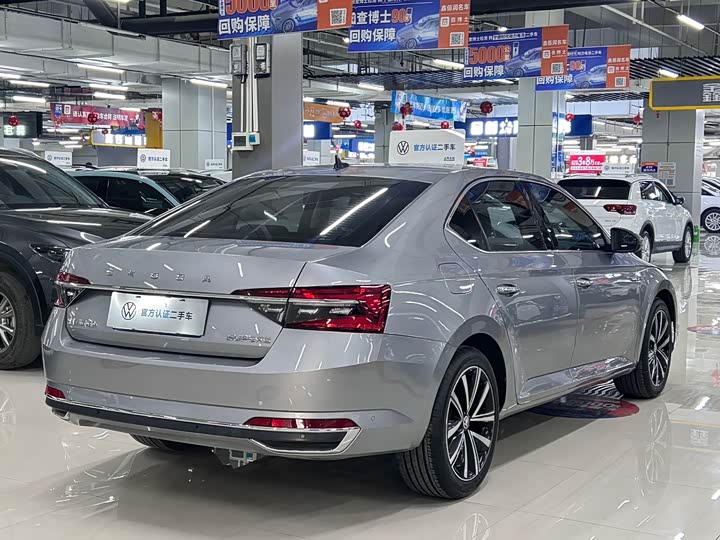 Фото 4 - Skoda Superb