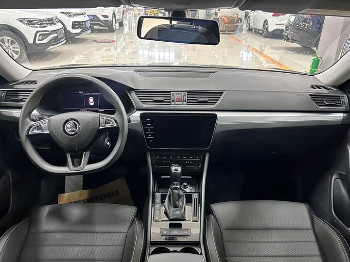 Фото 7 - Skoda Superb