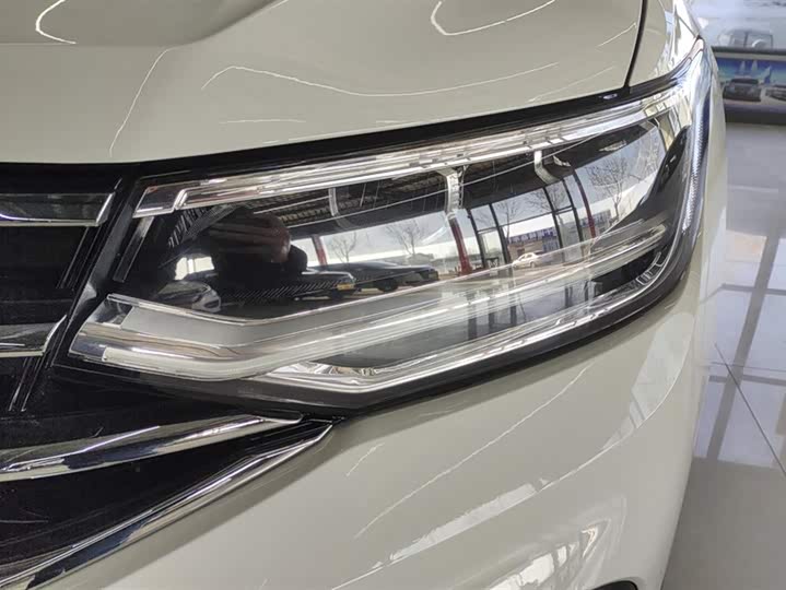 Фото 5 - Volkswagen Tiguan L Pro