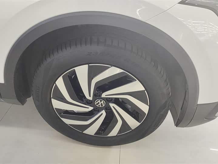 Фото 6 - Volkswagen Tiguan L Pro