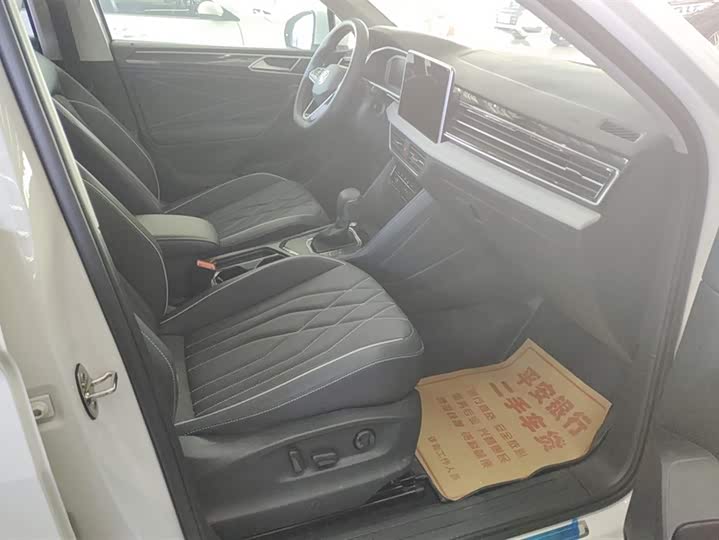 Фото 8 - Volkswagen Tiguan L Pro