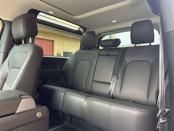 Фото 6 - Land Rover Defender