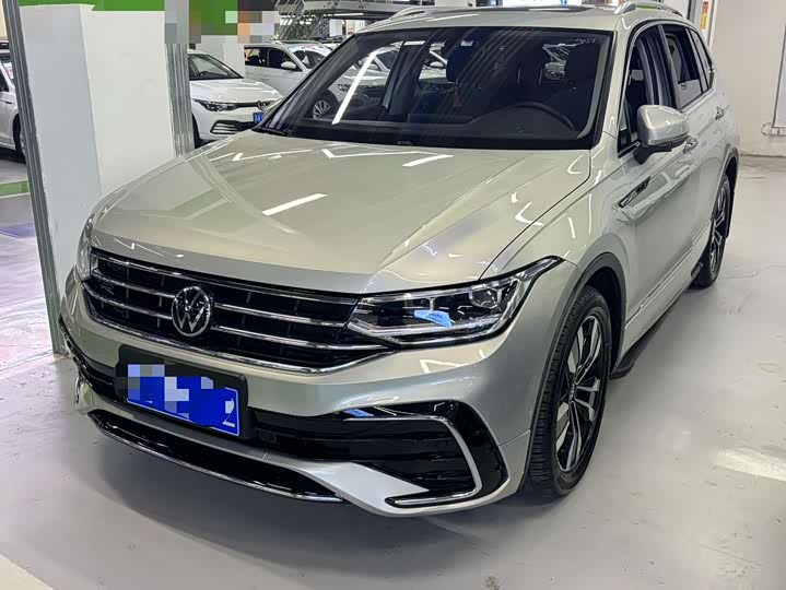 Фото 1 - Volkswagen Tiguan L Pro