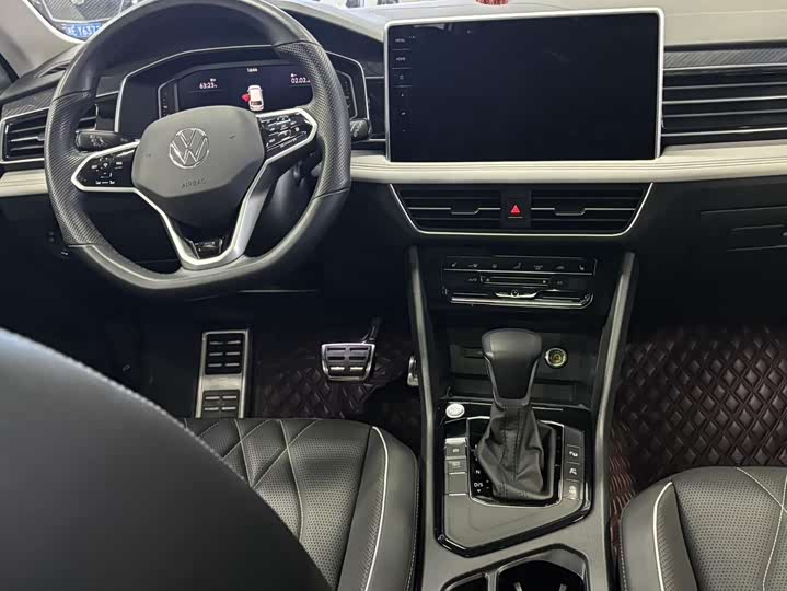 Фото 6 - Volkswagen Tiguan L Pro