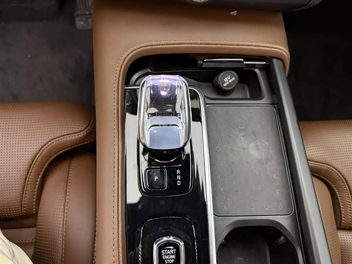 Фото 9 - Volvo S90