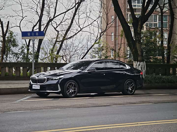 Фото 3 - BMW i5