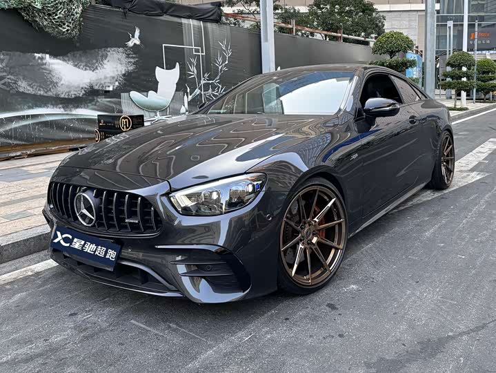 Фото 1 - Mercedes-Benz E-Class AMG