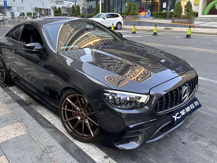 Фото 3 - Mercedes-Benz E-Class AMG