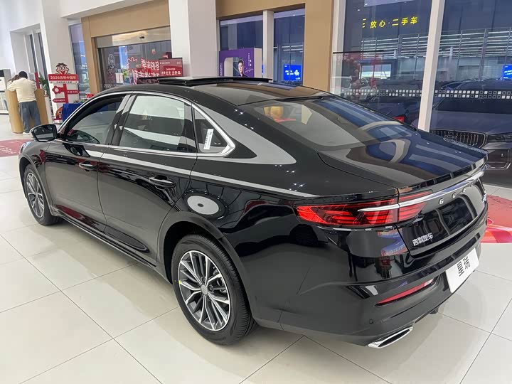 Фото 4 - Geely Preface