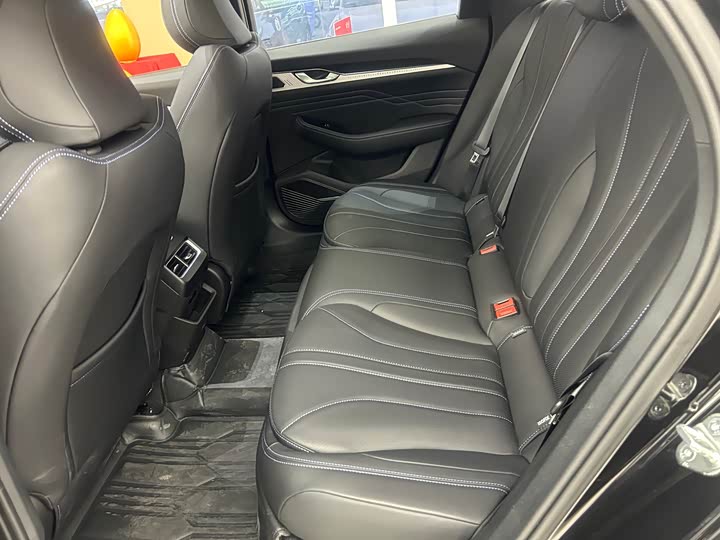 Фото 9 - Geely Preface