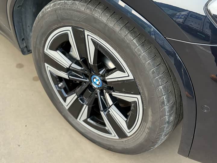 Фото 5 - BMW iX3