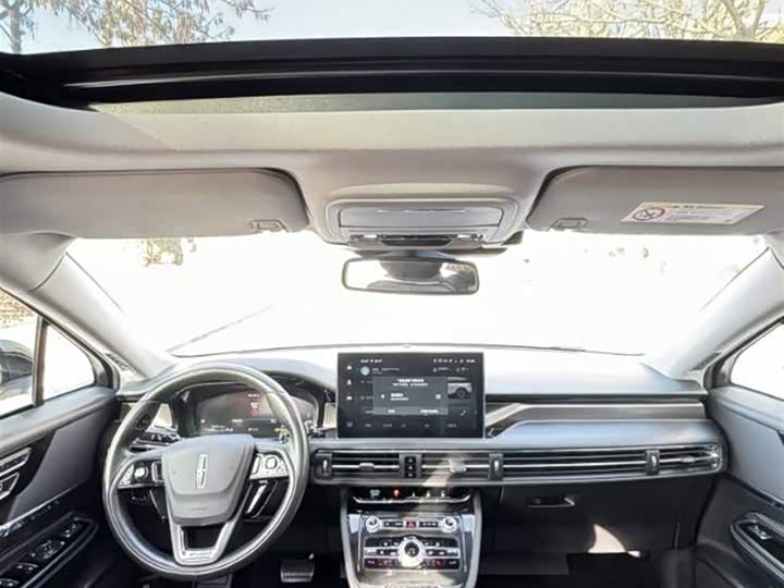 Фото 9 - Lincoln Corsair