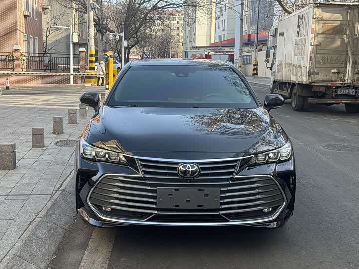 Фото 2 - Toyota Avalon