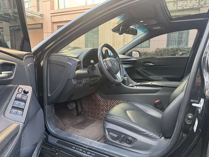 Фото 4 - Toyota Avalon