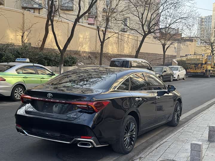 Фото 7 - Toyota Avalon