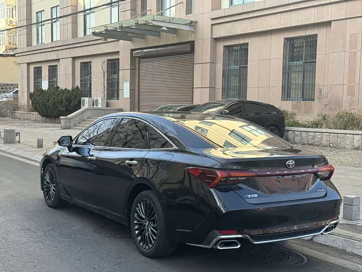 Фото 9 - Toyota Avalon