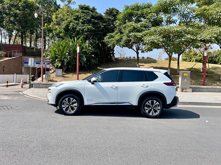 Фото 5 - Nissan X-Trail