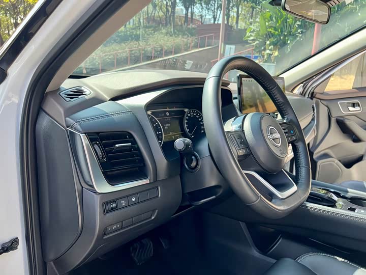 Фото 9 - Nissan X-Trail