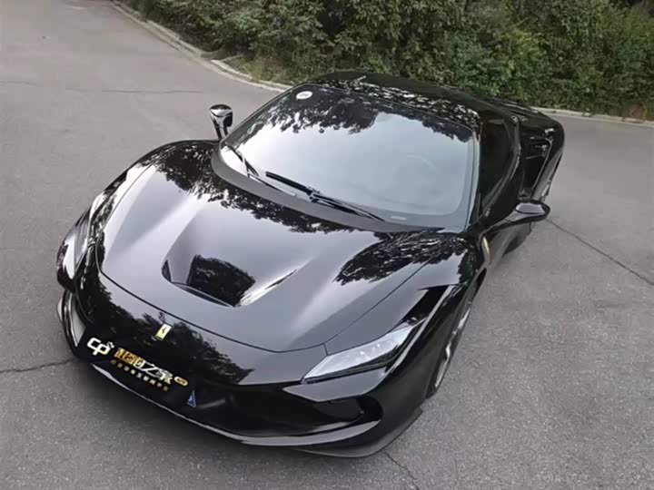 Photo 1 - Ferrari F8