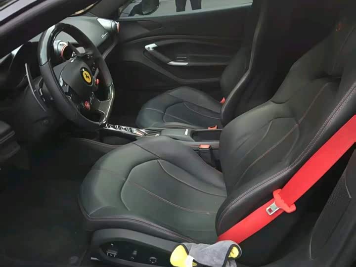 Photo 6 - Ferrari F8