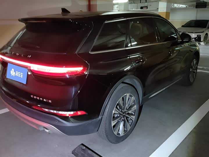 Фото 3 - Lincoln Corsair