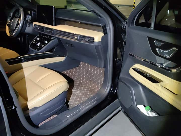 Фото 8 - Lincoln Corsair